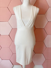 Cargar imagen en el visor de la galería, “Sensual” Dress
