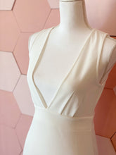 Cargar imagen en el visor de la galería, “Sensual” Dress
