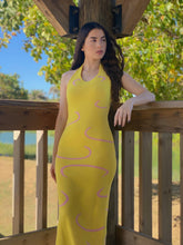 Cargar imagen en el visor de la galería, Traje Amarillo
